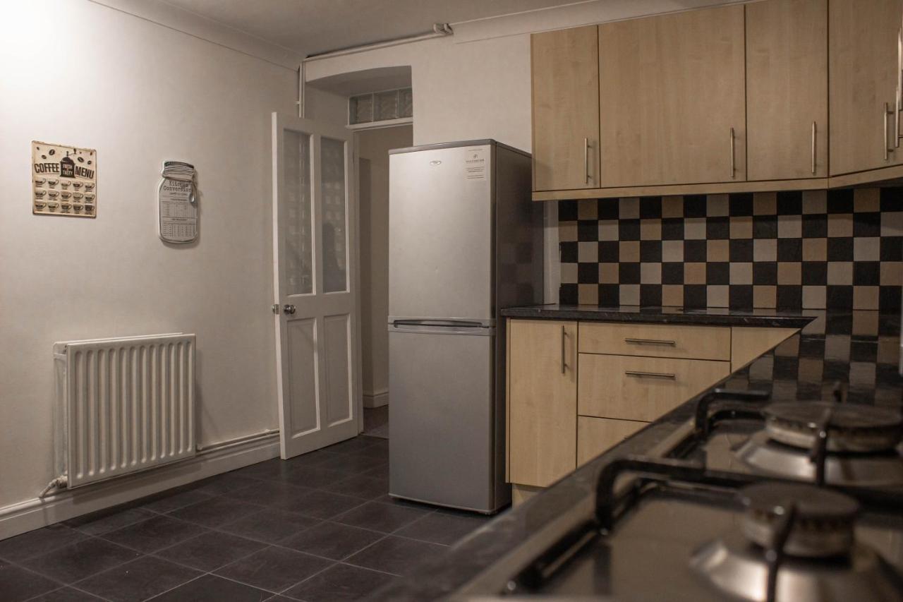 Business Friendly 3Br Home - King Size Beds & Centrally Located Свонсі Екстер'єр фото