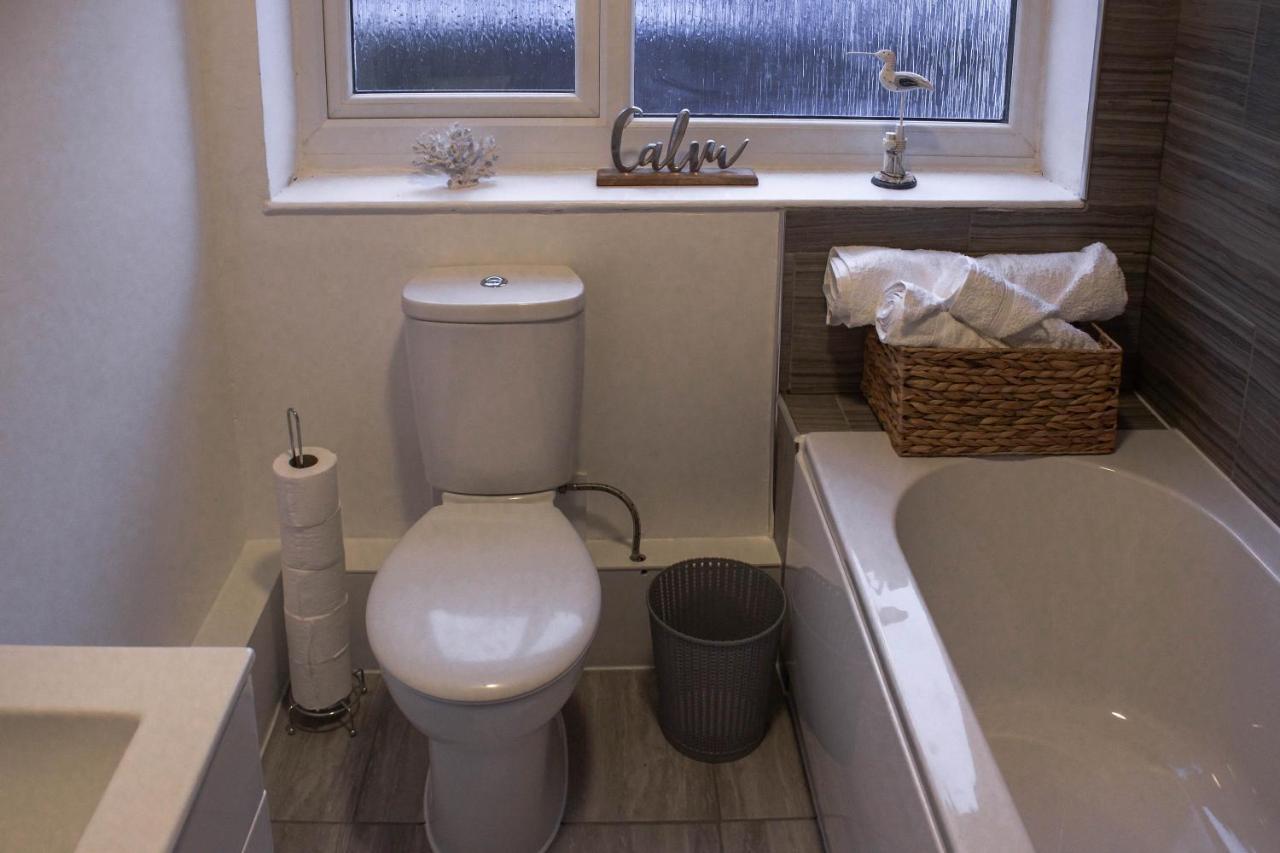 Business Friendly 3Br Home - King Size Beds & Centrally Located Свонсі Екстер'єр фото