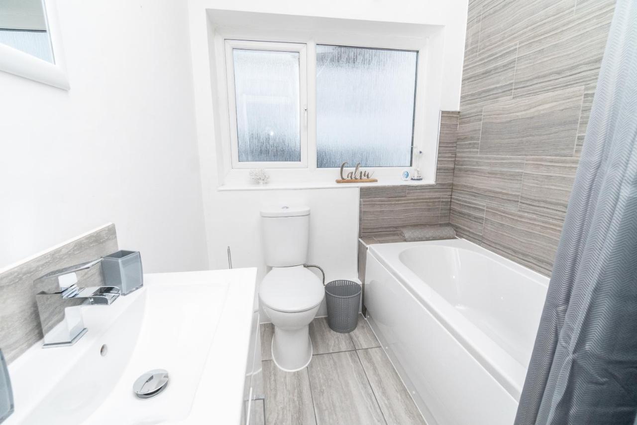 Business Friendly 3Br Home - King Size Beds & Centrally Located Свонсі Екстер'єр фото