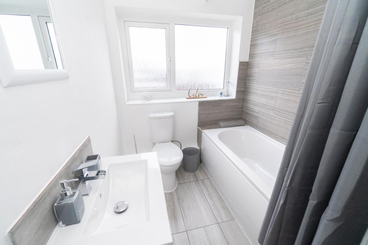 Business Friendly 3Br Home - King Size Beds & Centrally Located Свонсі Екстер'єр фото