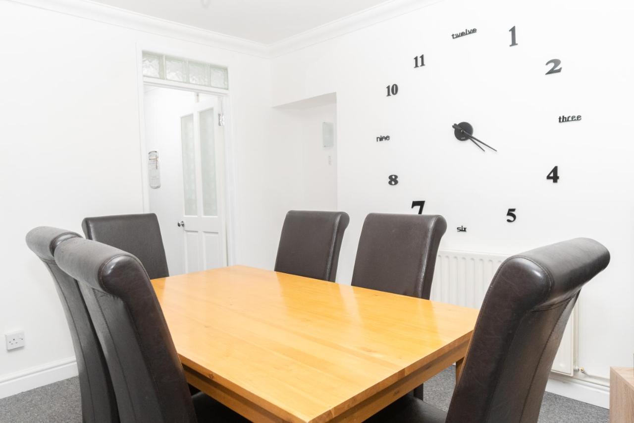 Business Friendly 3Br Home - King Size Beds & Centrally Located Свонсі Екстер'єр фото